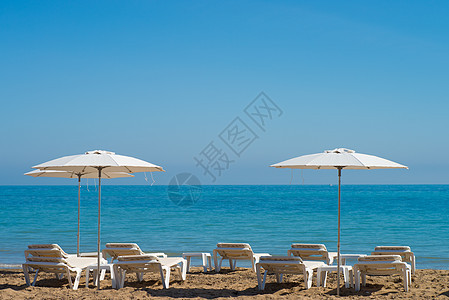 地中海海滩假期遮阳伞躺椅海洋阳光海岸水平阳伞晴天支撑图片