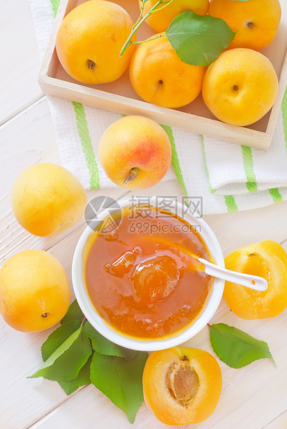 果酱和杏仁桌子食物植物叶子乡村饮食玻璃甜点静物素食图片