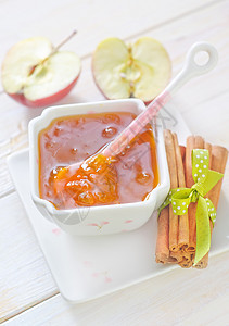 果酱和苹果茶匙水果盘子养护美食八角装罐味道肉桂甜点图片