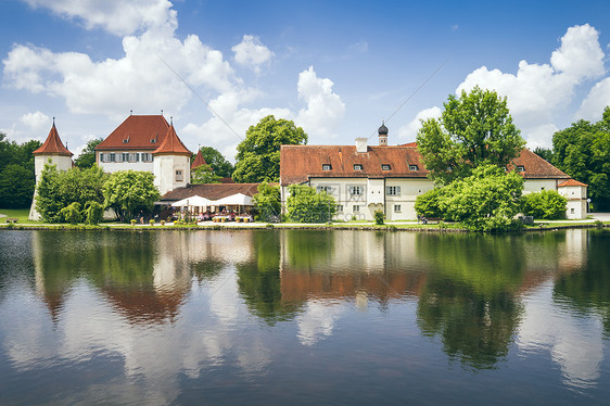 德国布卢滕堡巴伐利亚城堡晴天公园尾巴兴趣墙壁蓝色建筑观光天空历史性图片