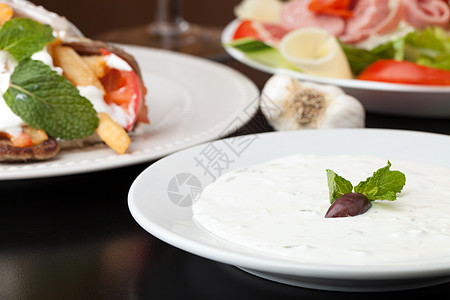 希腊语薯条面包薄荷牛肉餐厅猪肉酸奶食物蔬菜晚餐图片