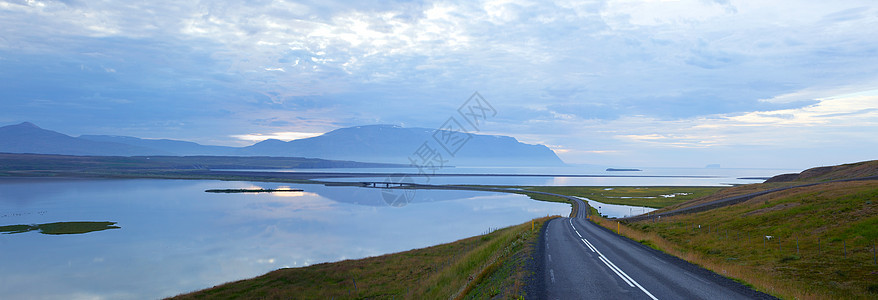 冰原的风景道路划分旅行天气车道全景岛屿火山蓝色沥青爬坡图片