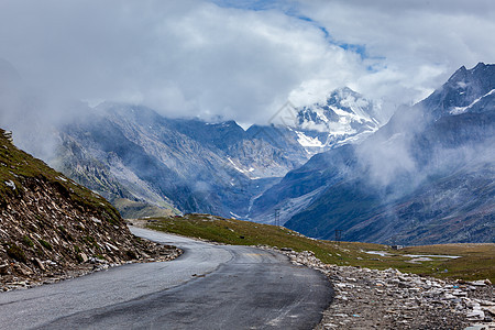 喜马拉雅山公路风景自由旅行路线岩石山脉沥青运输小路场景图片