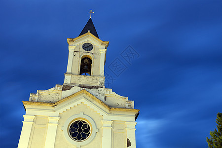 纳塔莱斯港市中心的教堂图片