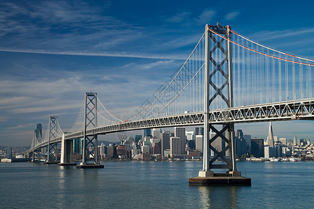 旧金山湾桥反射建筑物天际蓝色游客宝藏建筑地标天空靛青图片
