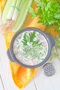 冷汤餐具营养冰块勺子薄荷蓝色烹饪酸奶黄瓜饮食图片