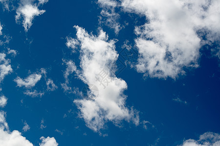 蓝天空背景多云晴天风景白色云景积雨阳光空气气氛水分图片