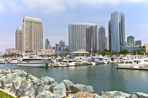 圣迭戈码头市区大楼中心码头运输企业帆船会议岩石天际旅游树木图片