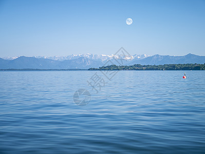 斯塔伦伯格湖阿尔卑斯山     图金图片