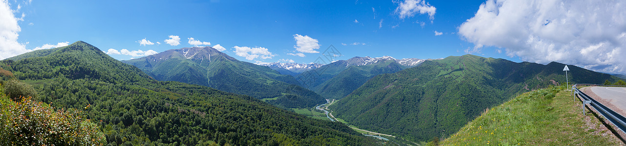 俄罗斯高加索地区美丽的山地景观 俄罗斯高加索高清图片