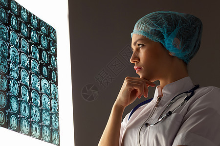 女医生检查X光外科癌症断层女性医师女士药品x光诊断考试图片