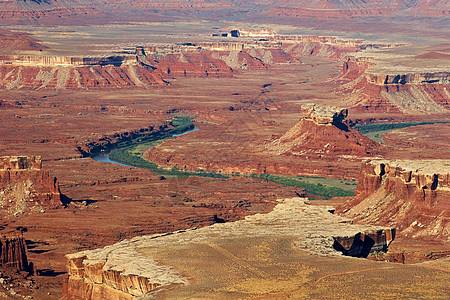 峡谷地干旱背包沙漠荒野土壤风景橙子侵蚀编队旅行图片