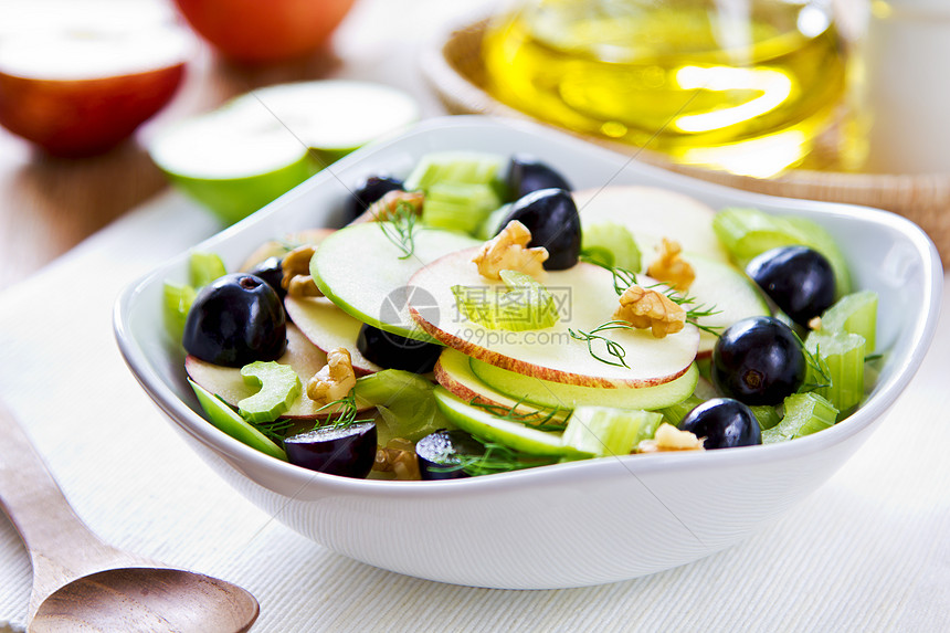 苹果加西莱 葡萄和胡桃沙拉绿色核桃营养饮食健康美味美食沙拉午餐水果图片