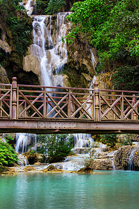 Kuang Si瀑布丛林瀑布森林绿色运动风景植物溪流激流热带图片