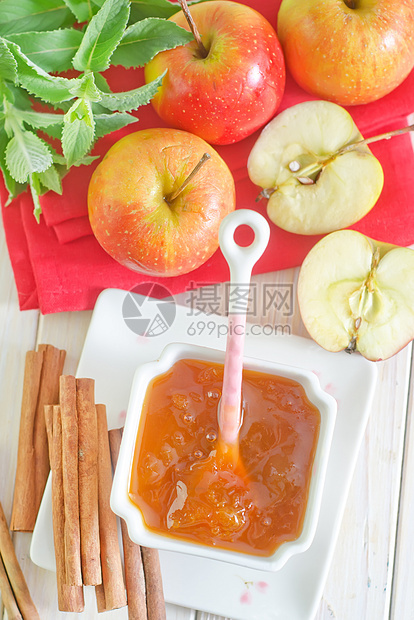 苹果果酱家庭果味养护勺子味道甜点玻璃烹饪叶子卡其色图片