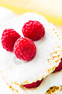 小草莓蛋糕餐厅水果果味盘子馅饼庆典派对奶油浆果食物背景图片
