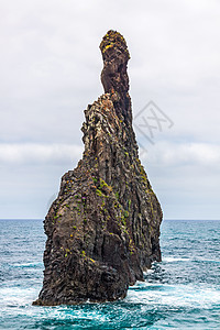 马德拉海岸风暴海景岩石蓝色火山天空地质学大风植物波浪图片