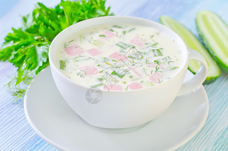 冷汤饮食液体美食茶点黄瓜草本植物香料盘子蔬菜勺子图片