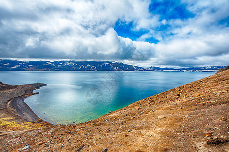 Oskjuvatn 奥斯丘瓦丁陨石火山地热蓝色山脉高地火山口风景天空图片