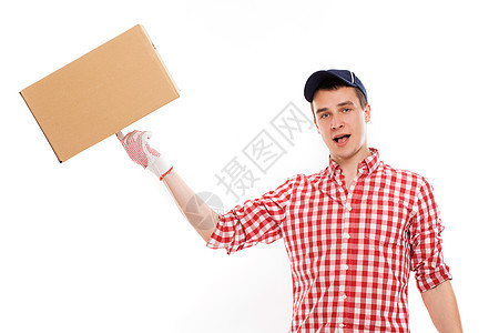 带棕色盒子的英俊年轻快递员职业导游就业服务工作送货司机纸盒帽子工人图片
