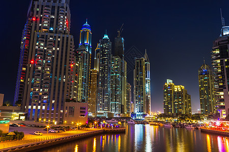 2012年11月14日 UAE 迪拜Marina的夜生活运输灯光摩天大楼景观码头建筑学场景住宅旅行天际图片