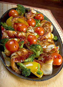 烧烤蔬菜食物烹饪鳗鱼美食盘子营养午餐桌子餐厅图片