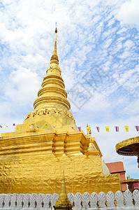 彩羽河的华府金塔旅游宝塔吸引力寺庙金子天空兔年佛塔扫管宗教图片