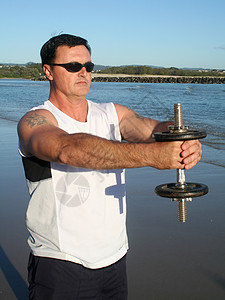 解决杠铃海滩出汗男人眼镜有氧运动健美操单线金属培训师图片