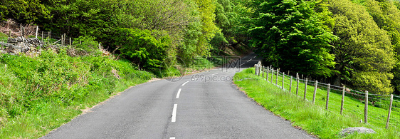 农村公路绿色全景滚动英语风景丘陵旅行乡村栅栏中心图片