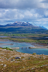 lofoten 宝箱海岸海岸线蓝色风景村庄全景山脉海洋峡湾山峰图片