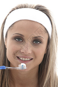 女青年洗刷牙的女子卫生女士乐队刷子牙刷头发口服白色打扫牙齿图片