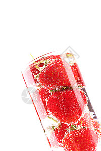 草莓和泡泡成玻璃水果液体嘶嘶气体气泡碳酸盐果汁绿色红色图片
