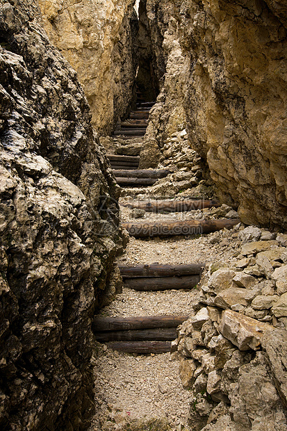 楼梯洞穴旅行踪迹远足岩石探索路线通道石头金属图片