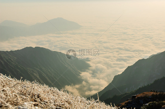 山太阳场景白色远足武功日出山脉旅行晴天风景图片