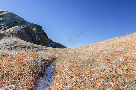 山旅行太阳山脉白色日出远足晴天武功风景场景图片