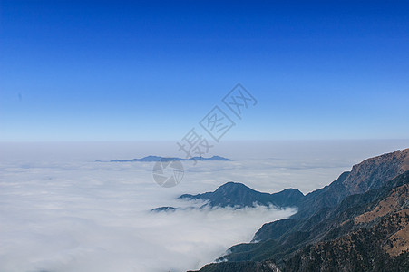 山白色场景风景晴天日出旅行武功远足太阳山脉图片