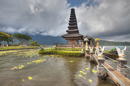 Ulun 达努寺庙蓝色宗教寺庙历史旅行精神异国风景吸引力上帝图片