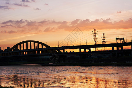 夕阳桥天空景观风景阳光场景反射戏剧性城市金属天堂图片