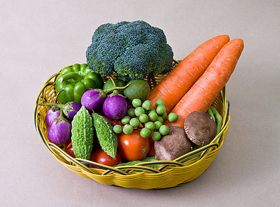 健康卫生套餐绿色红色柠檬农业茄子篮子辣椒健康饮食食物棕色图片