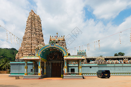 与大塔(gopuram)相伴的大印度教寺庙图片