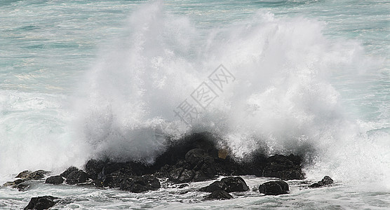 崩溃波浪速度碰撞海岸滚动海洋环境火山海滩海浪休息图片