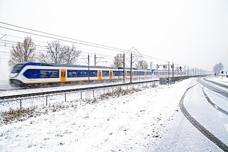 荷兰暴风雪中的火车驾驶 列车驾驶交通运输农村图片