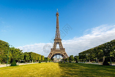 Eiffel铁塔和法国巴黎的战神吸引力火星历史建筑学建筑天空纪念碑蓝色冠军图片
