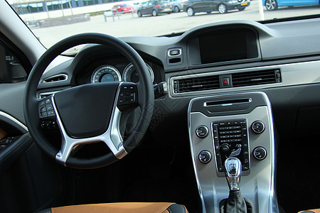 现代车内内部挡风玻璃驾驶车辆皮革金属方向盘座位汽车运输灰色背景图片