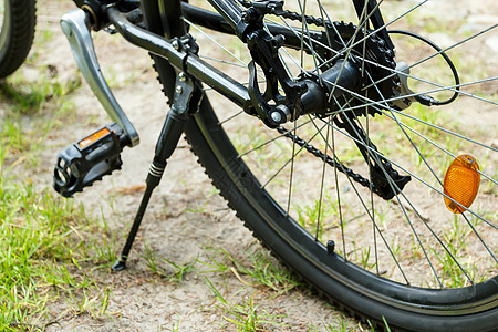 自行车车轮车停自行车的详情背景
