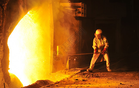 工人在钢铁公司采样图片