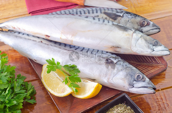 生鱼蓝色食物鲭鱼海鲜盐渍柠檬小吃盐水盘子香菜图片
