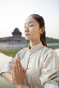 女青年练习太池长发活动收腰场景黑发福利活力太极拳地方禅意图片