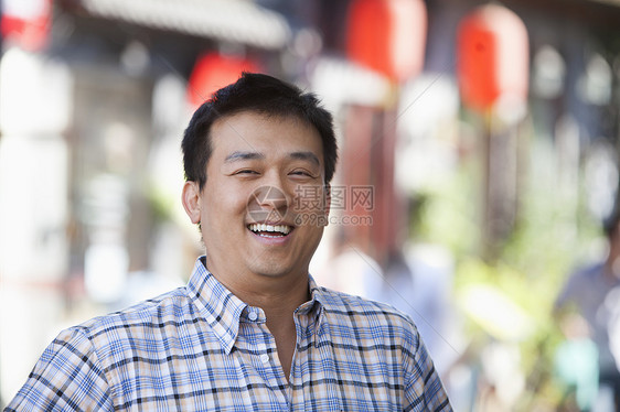 北京的 笑笑中年中男子服装成年衬衫男性露齿微笑黑发短发摄影纽扣图片