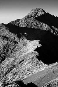 尤山峰图片